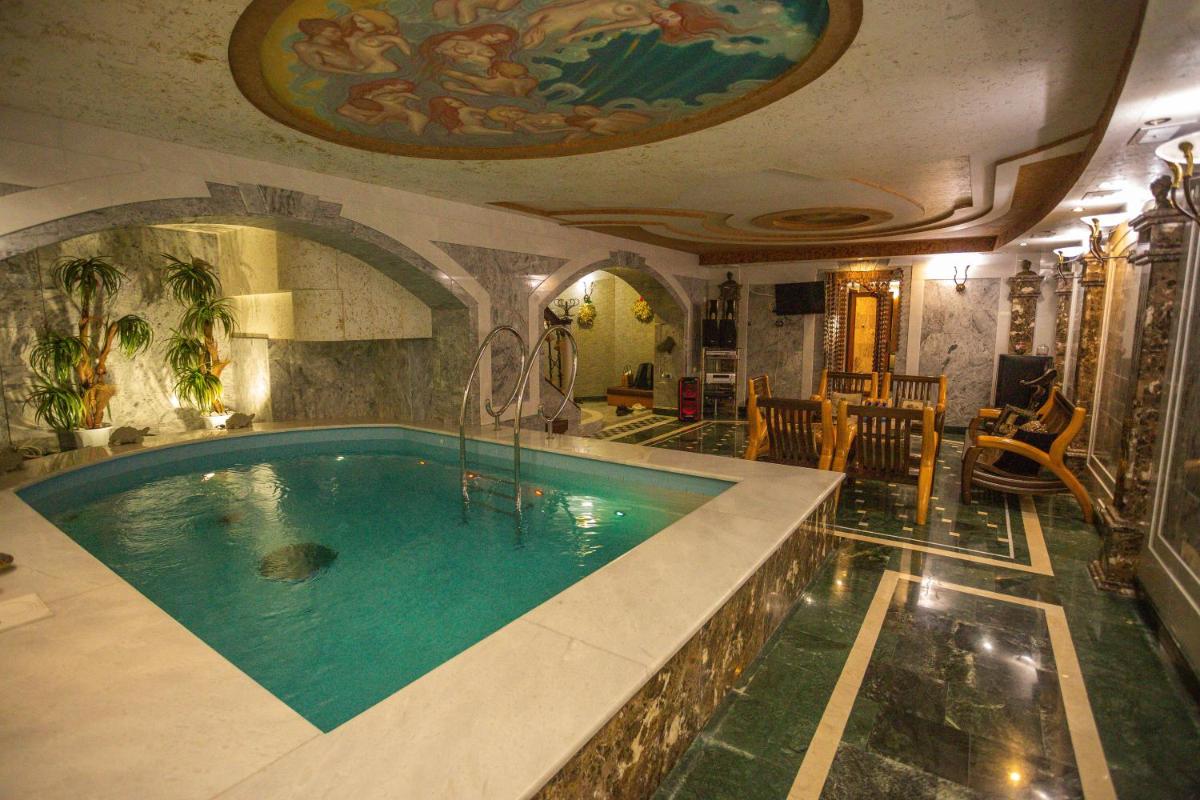 Hotel "Mandarin Clubhouse" - Hizvo