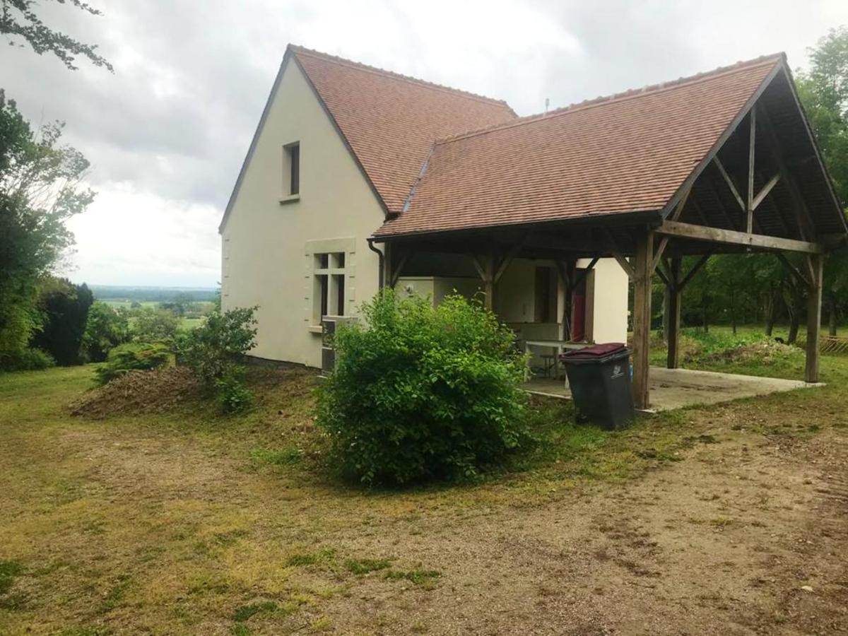 Maison de caractere a Mouterre Silly avec grand jardin - Housity
