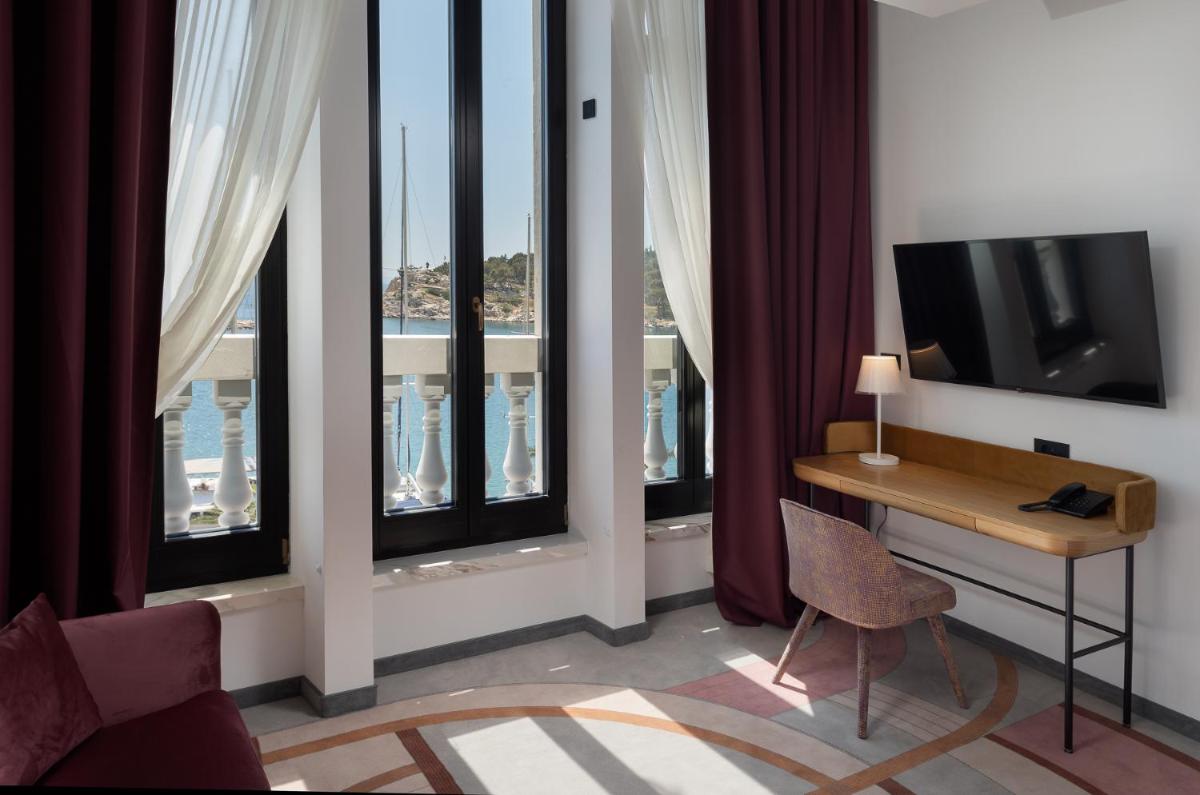 Heritage Hotel Porin Makarska - Housity