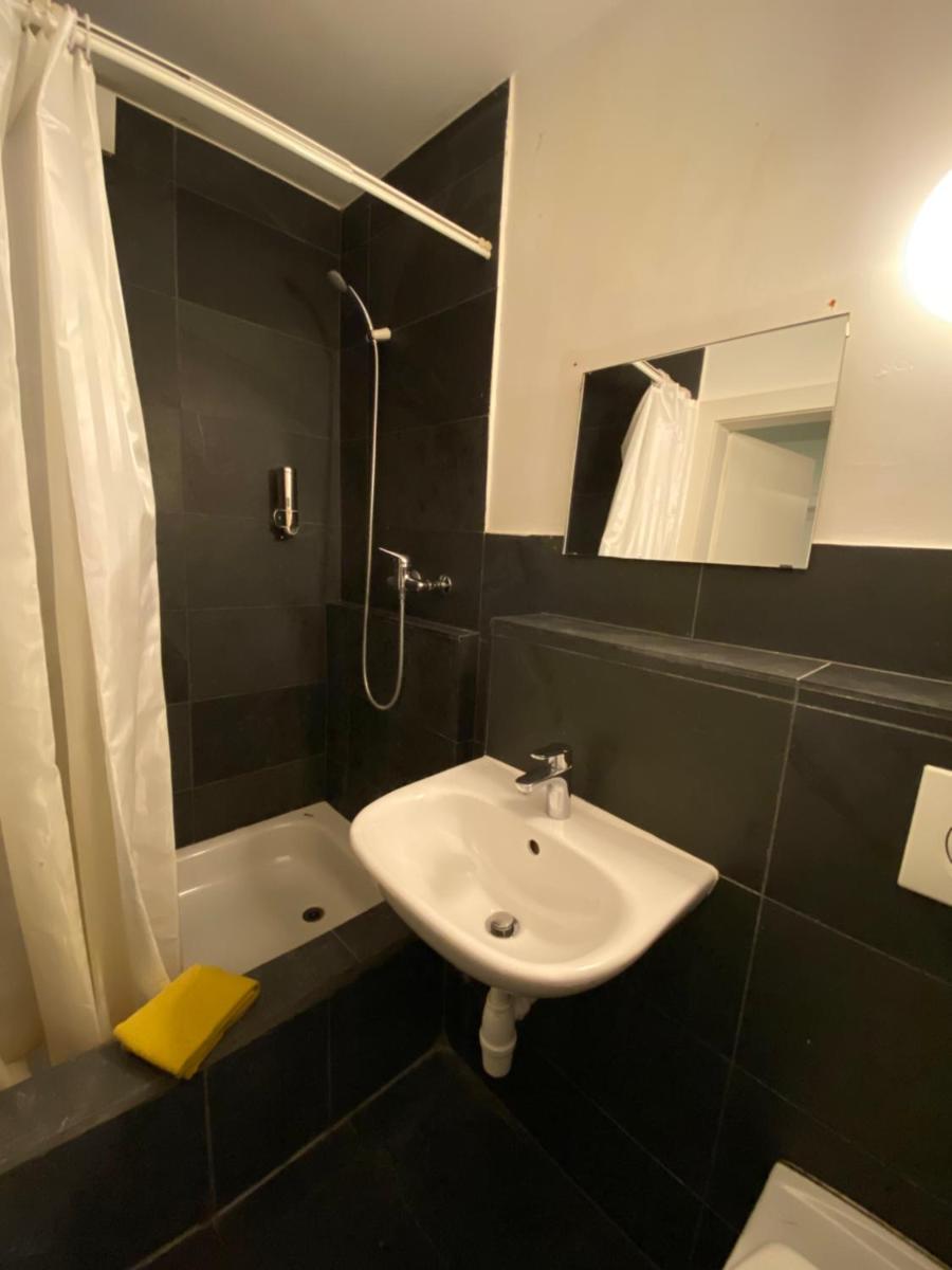 Central Studio 8 - Housity