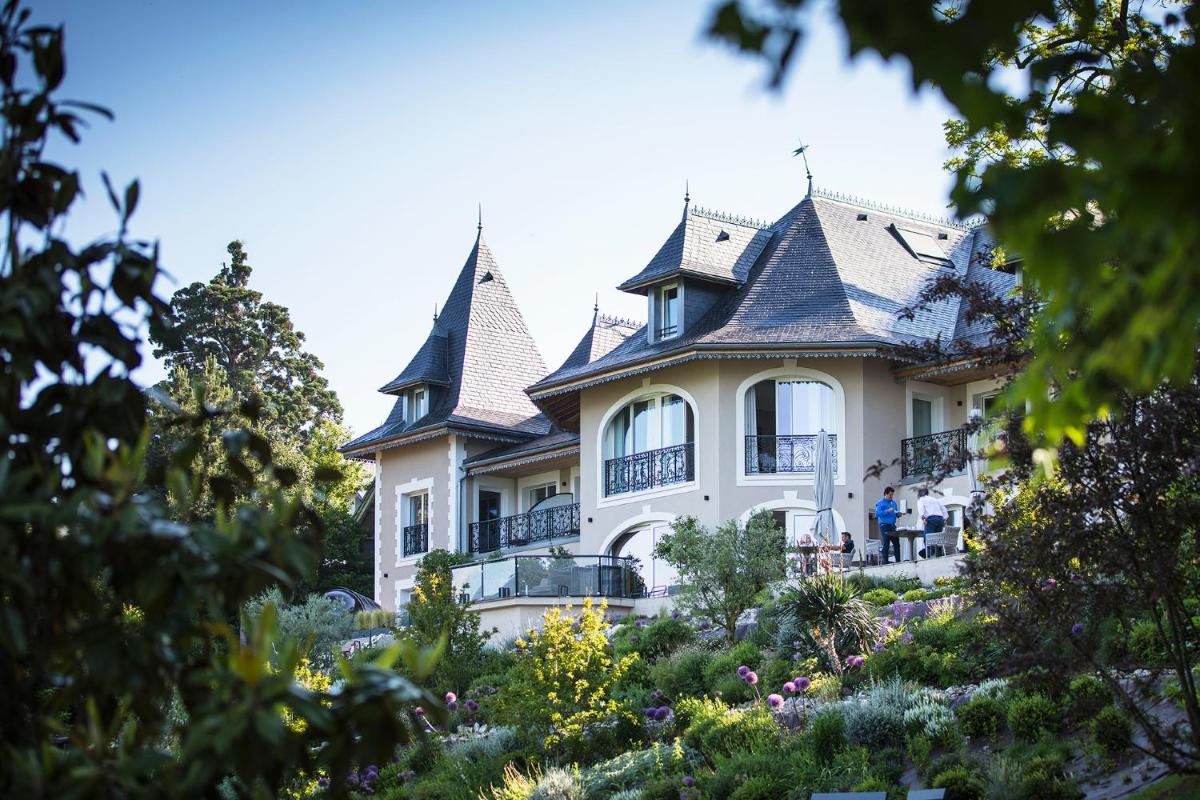 Jardin de l'établissement Hôtel L'Incomparable Aix-Les-Bains