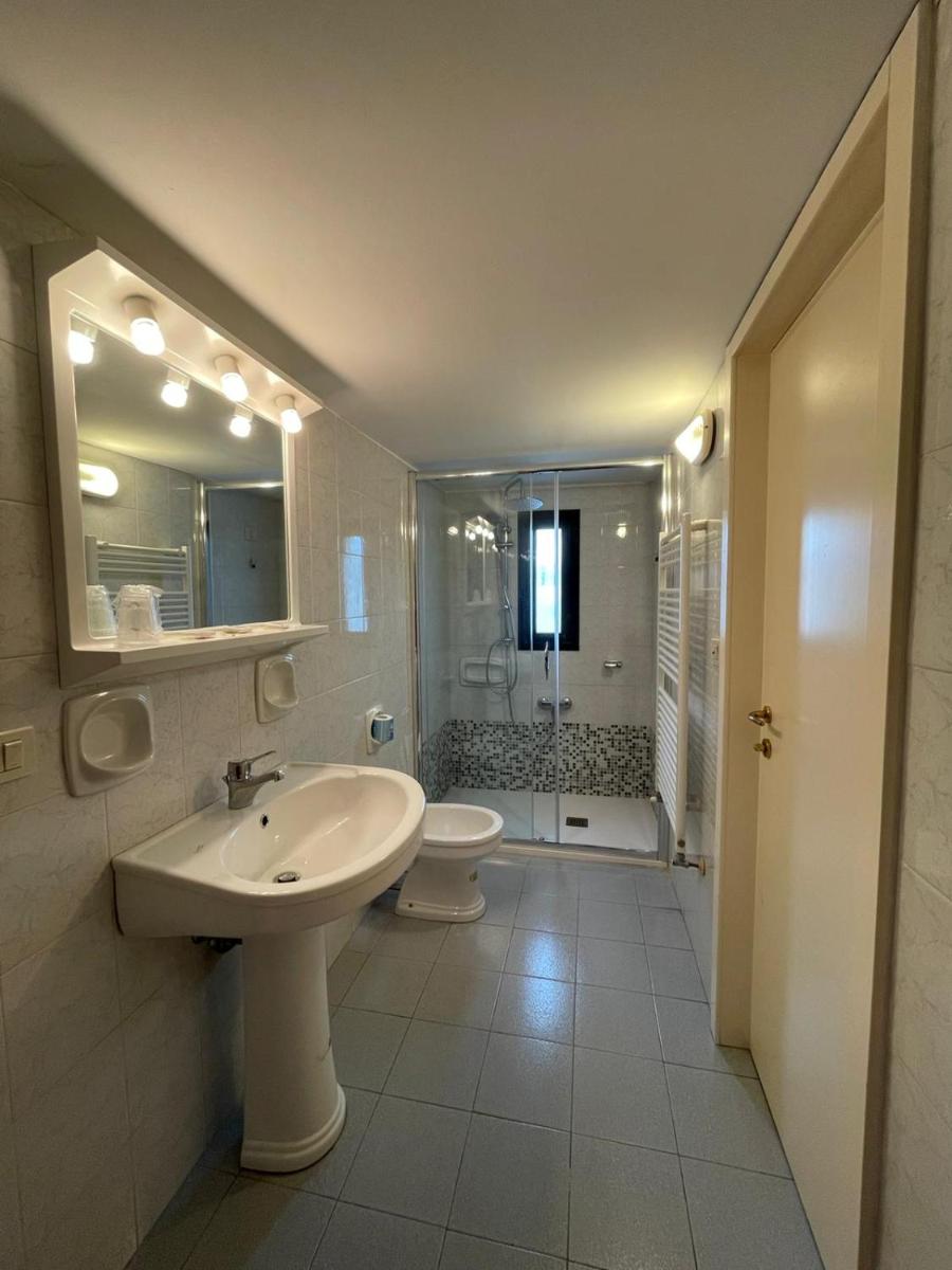 HOTEL SOLARIS - Housity