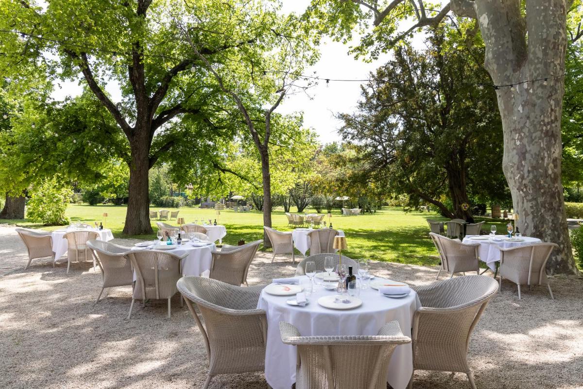 Jardin de l'établissement Hôtel - Restaurant & Spa La Magdeleine - Mathias Dandine