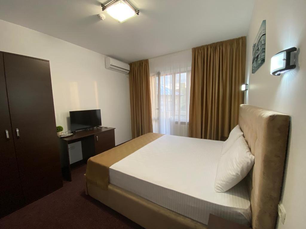 Prestige House - Housity