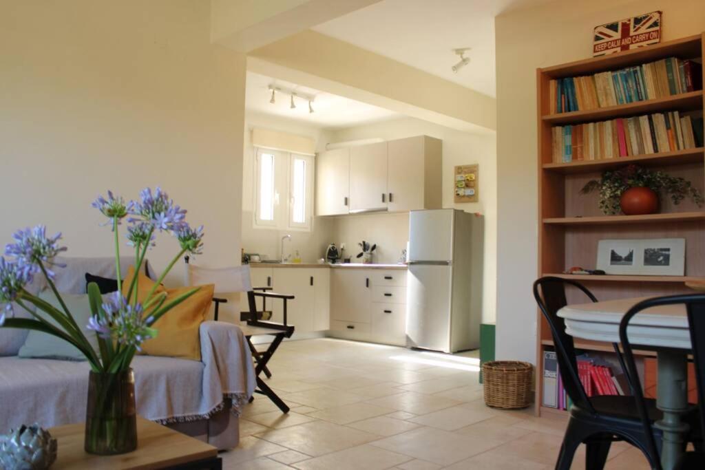 Aretis St Apartment - Housity