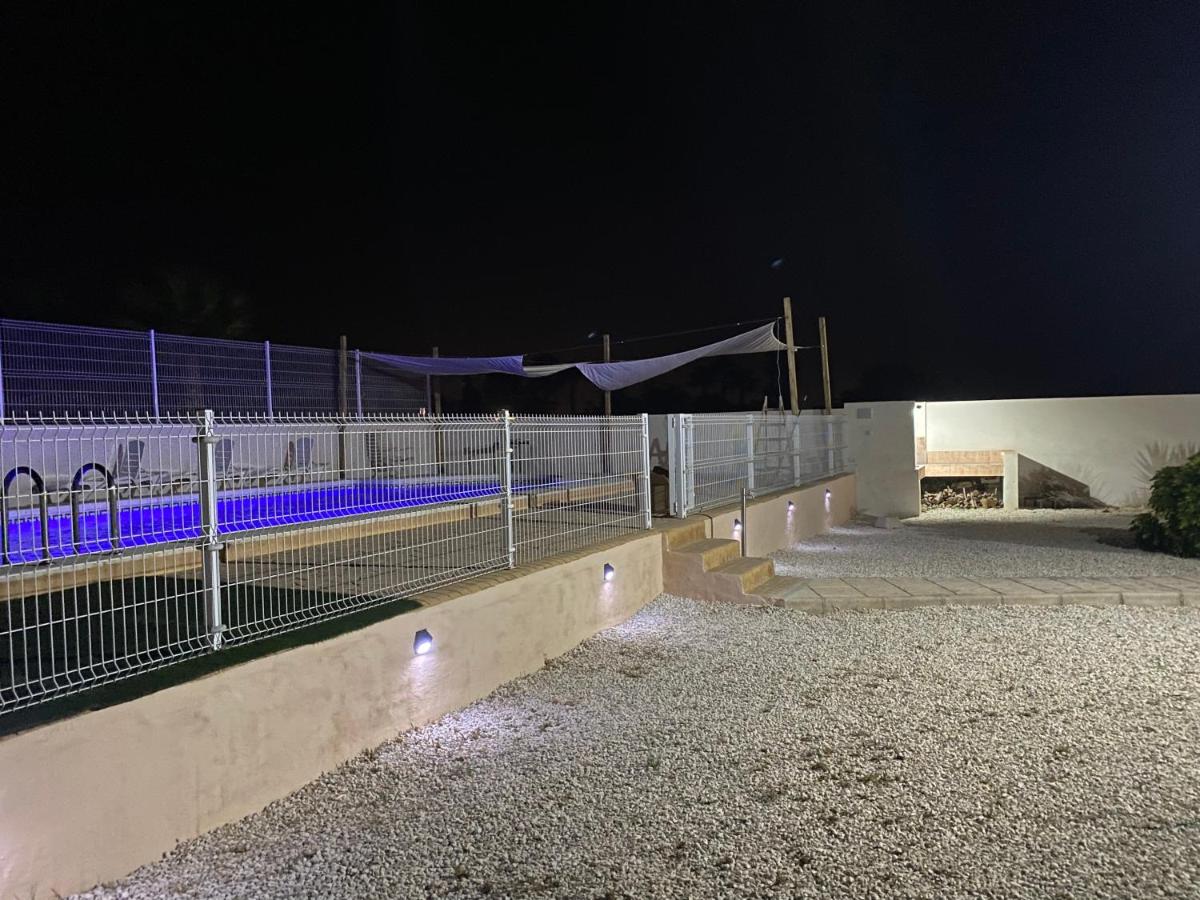 Villa Dolores, un chalet con piscina y barbacoa en la huerta del Segura. - Housity