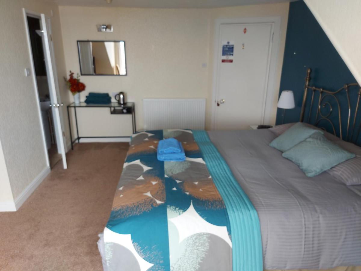 Girvan Guest House - Housity