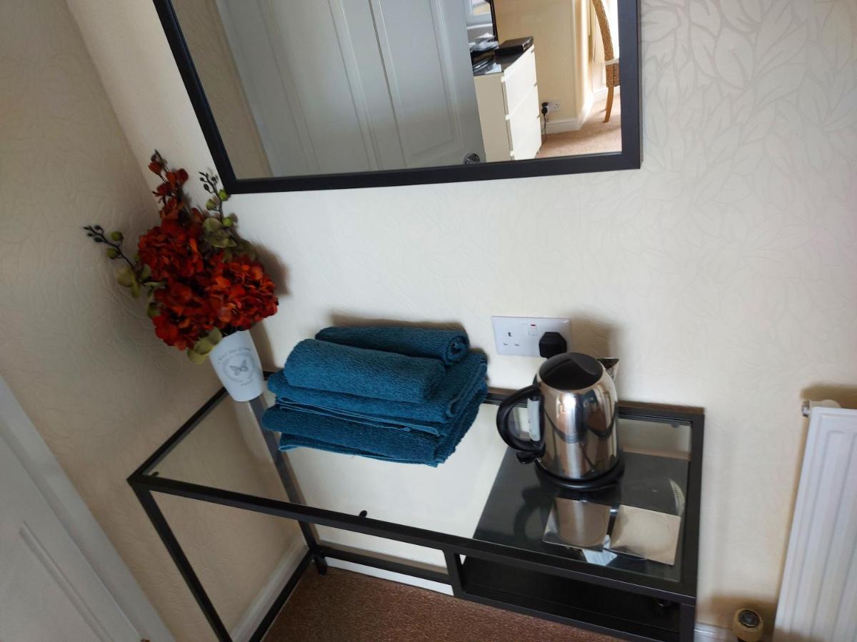Girvan Guest House - Housity