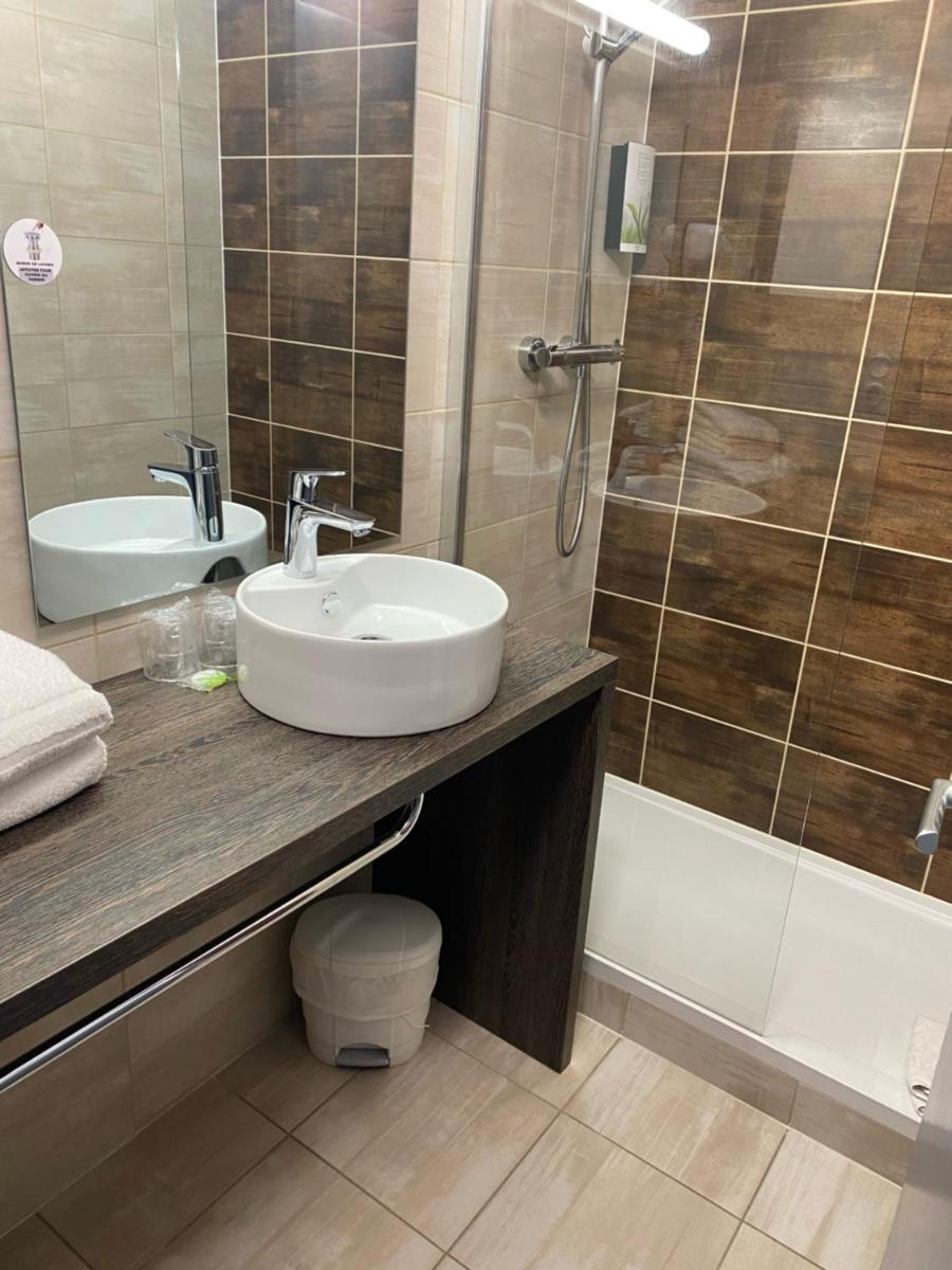 Hotel Restaurant Vesontio - Housity