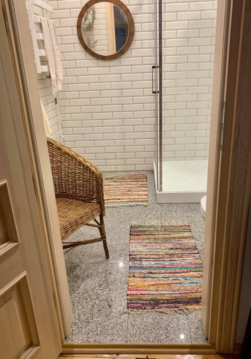 Apartament w starej kamienicy w Reszlu - Housity