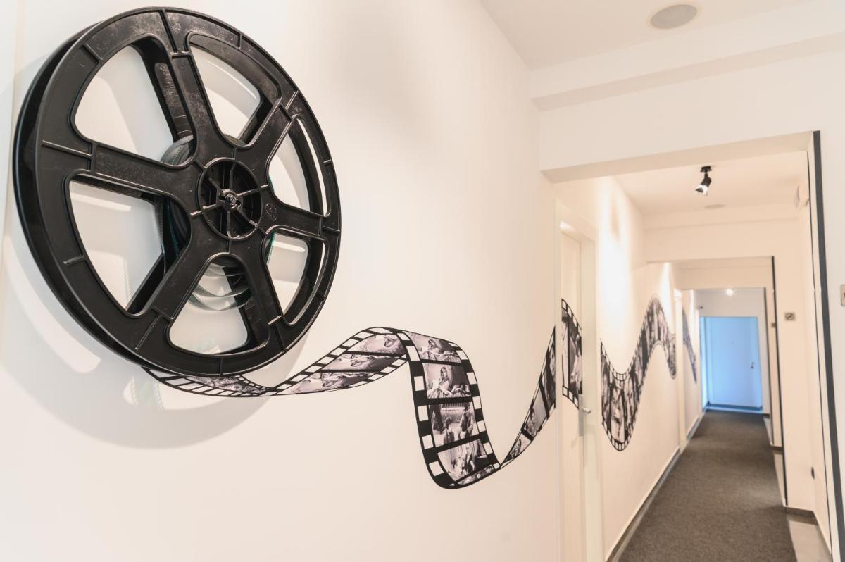 Hotel CineApollo - Ogni camera un film! - Housity