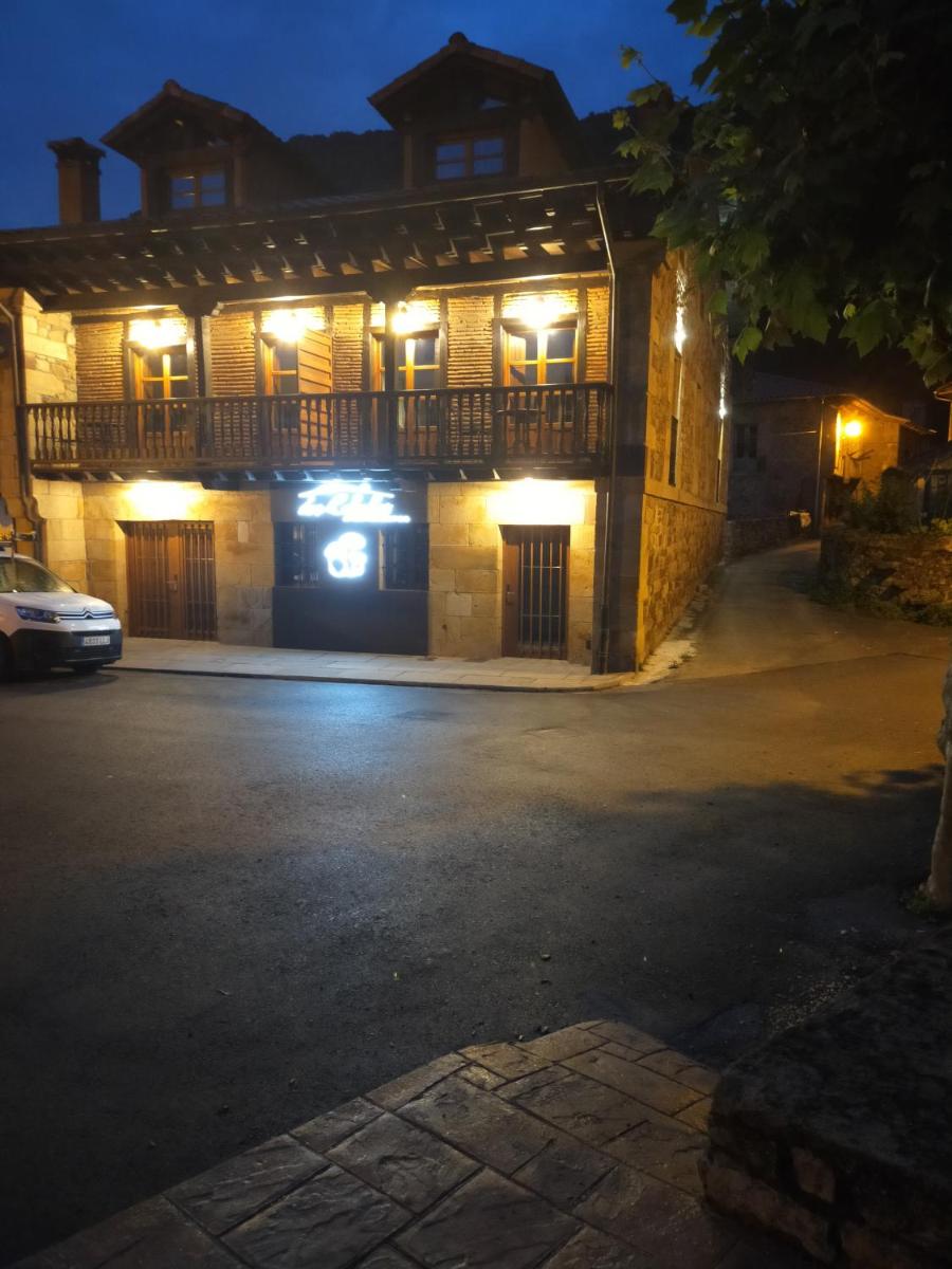 Apartamentos Los Edules - Housity