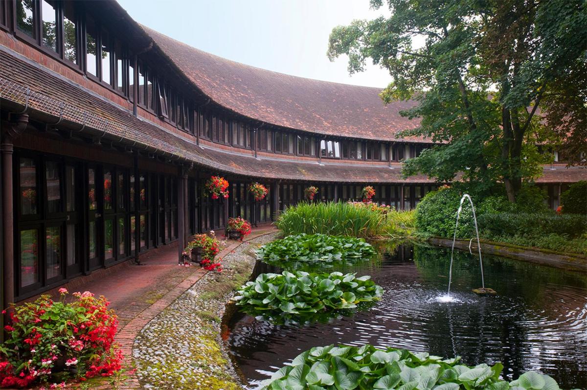 The Coach House at Missenden Abbey - Housity