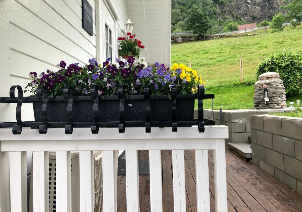 Fjord road - Housity