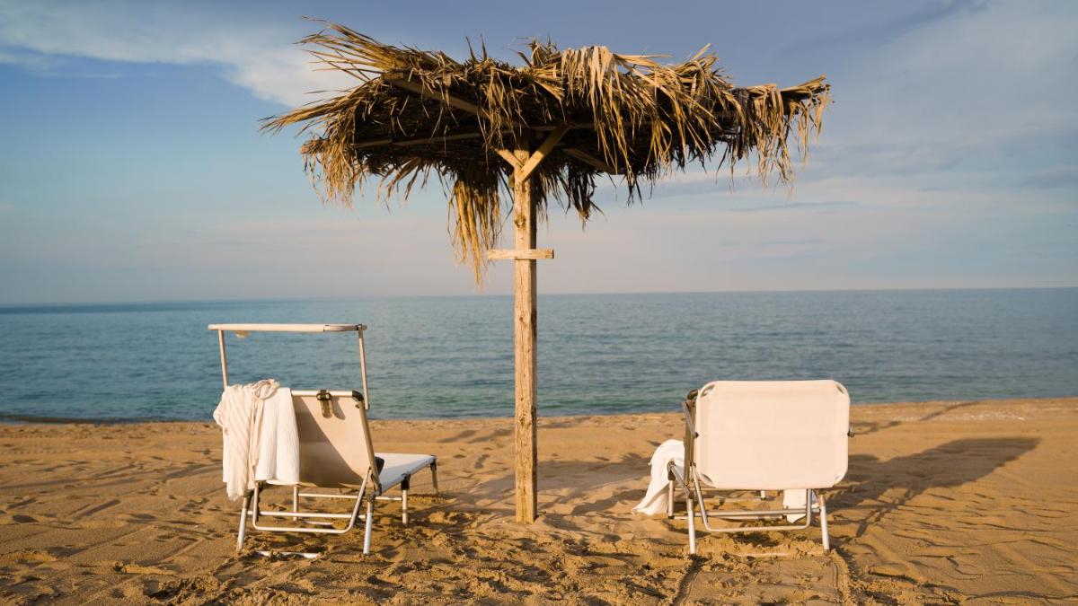 San Leonardo with private beach - Housity