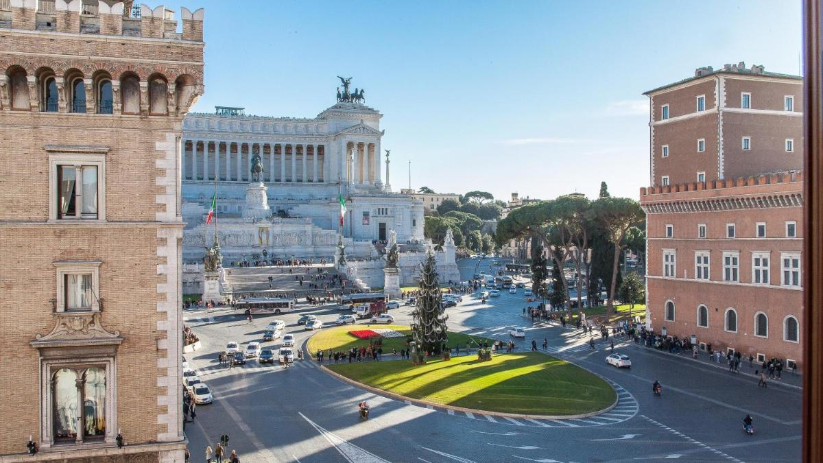 Piazza Venezia White Apartments - Housity