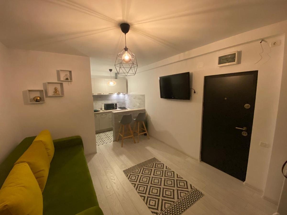Lili Studio - Saturn - Housity