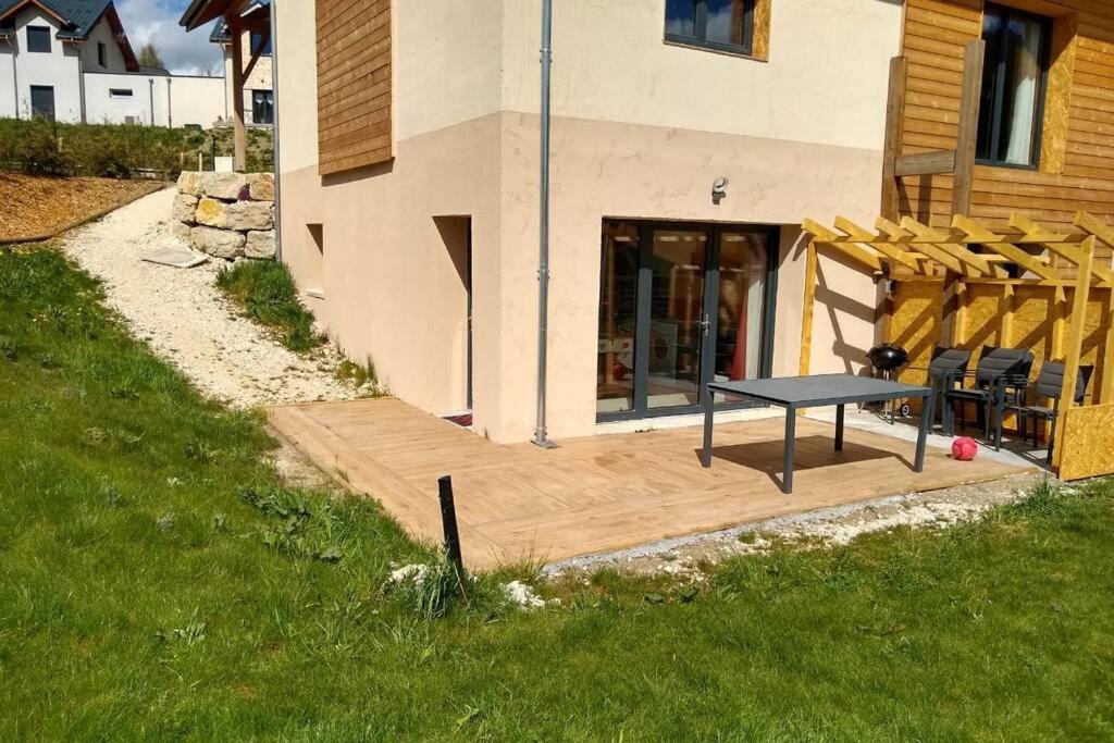 Appartement dans maison, à proximité du village - Housity