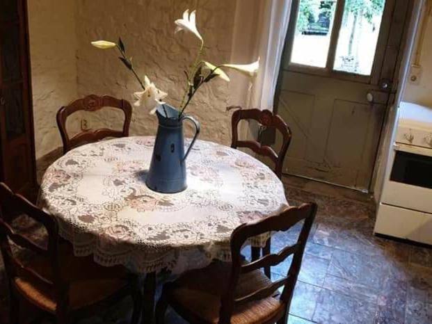 Maison Fleurie - Housity