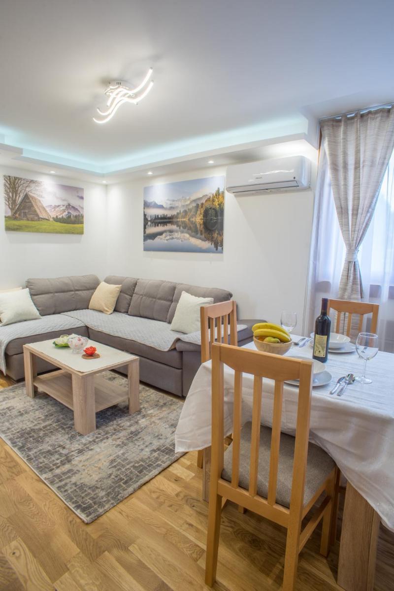 Lux Centre Apartment - Housity
