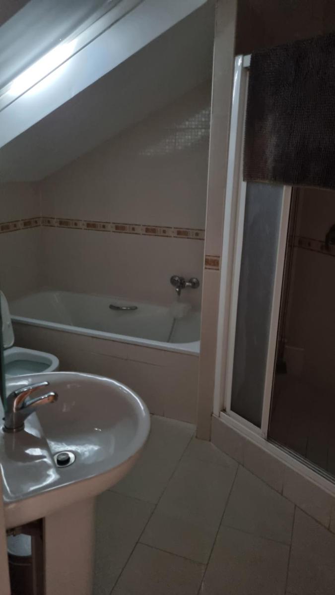 Roberto Guest House - Housity