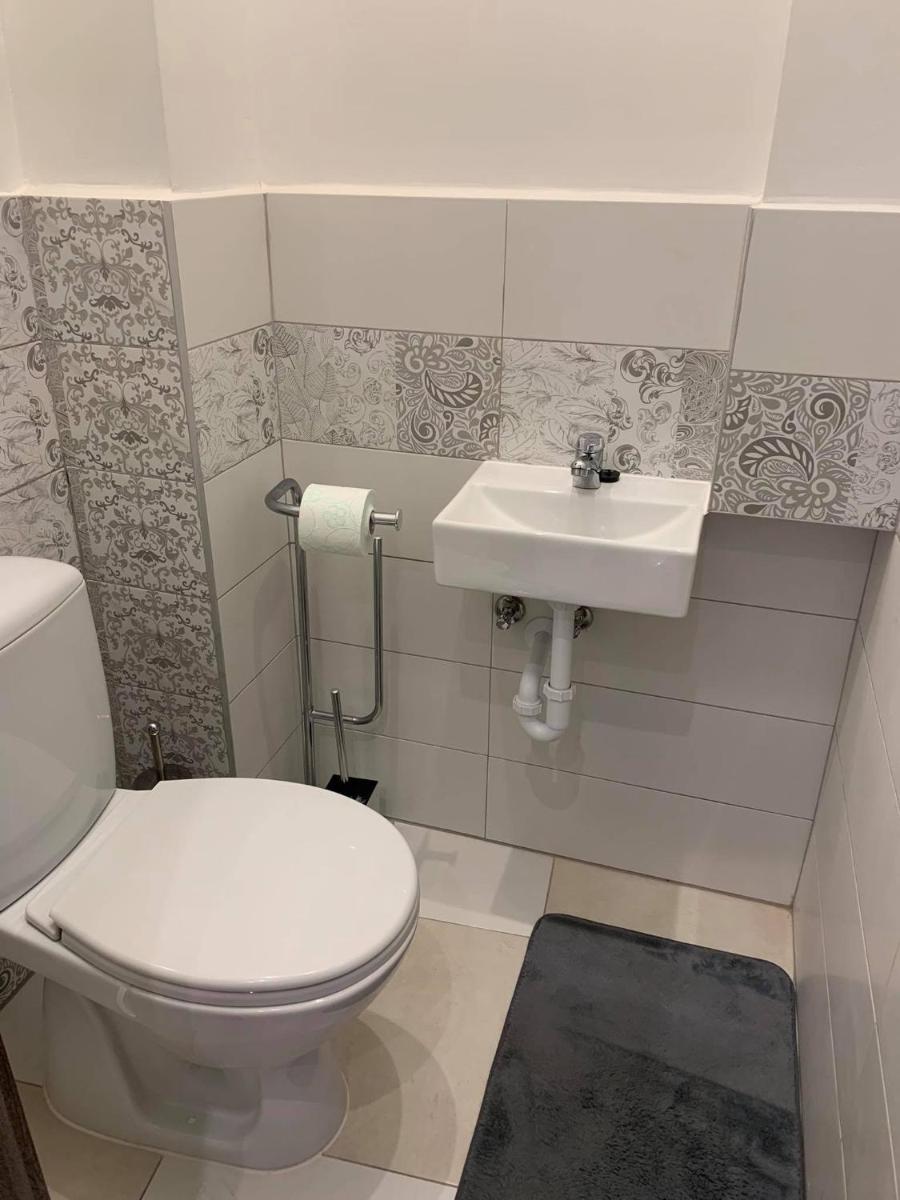 Cool Cat Budapest Apartment - Housity