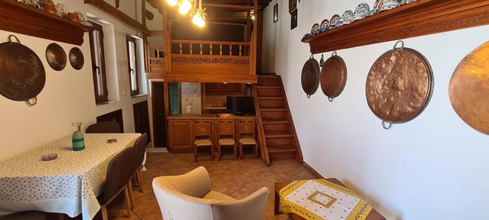 Traditional House - Housity
