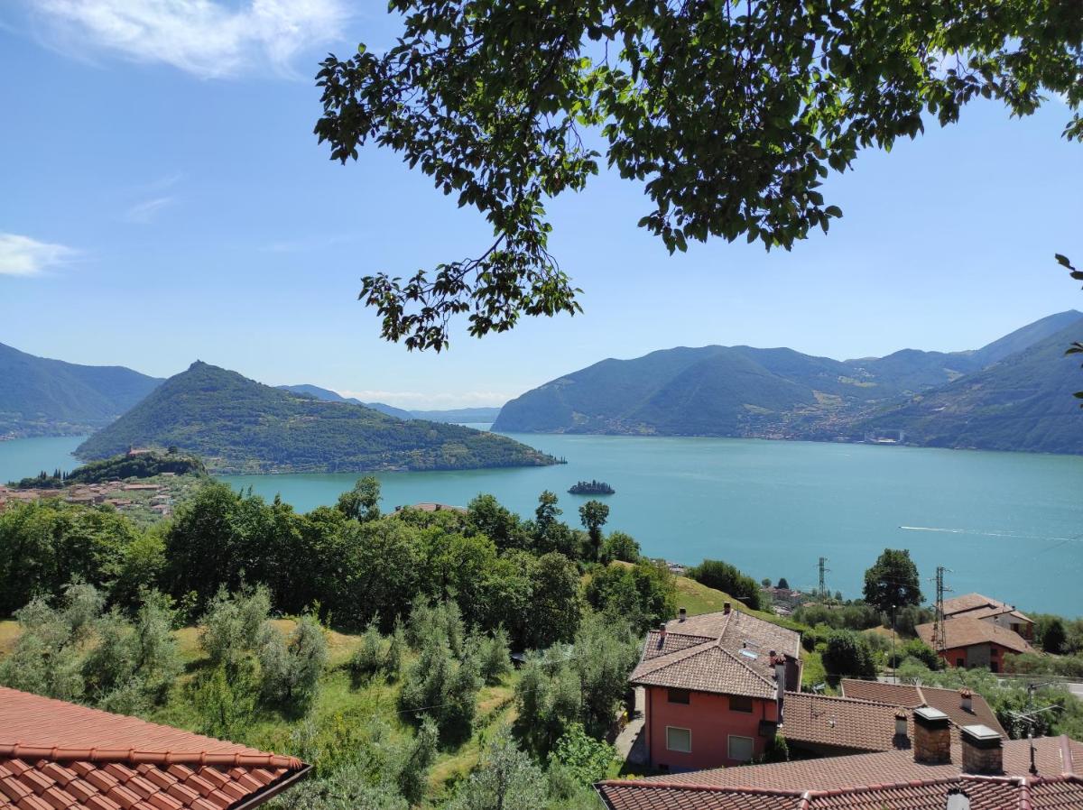 CasaDolcelago Marone Villa con Giardino Vista Lago Private Parking - Housity