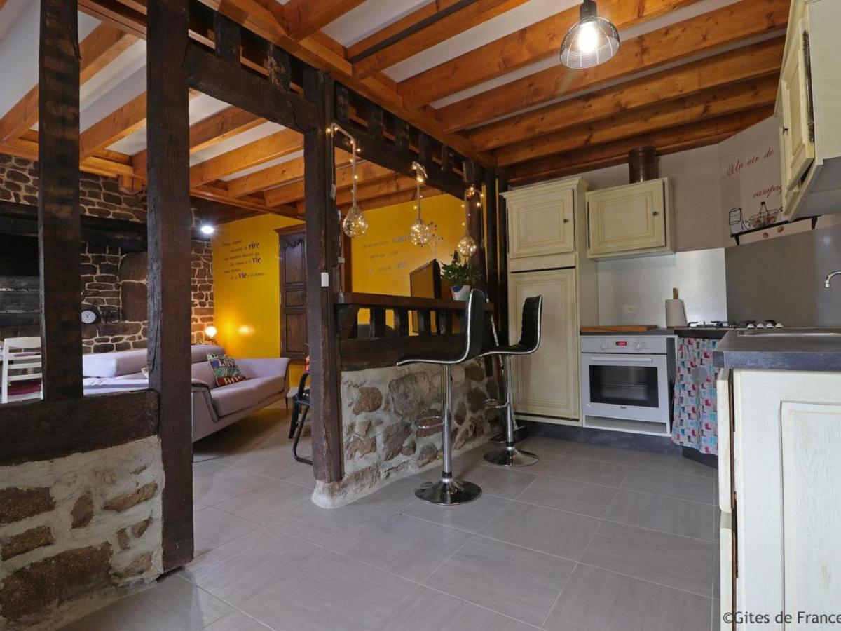 Gîte champêtre avec animaux, terrasse, jeux extérieurs, et ateliers couture près de Saint-Mars-d'Égrenne. - FR-1-497-149 - Housity