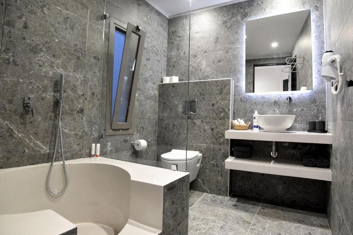 Rose n Stone, Duke, Luxury Houses - Housity
