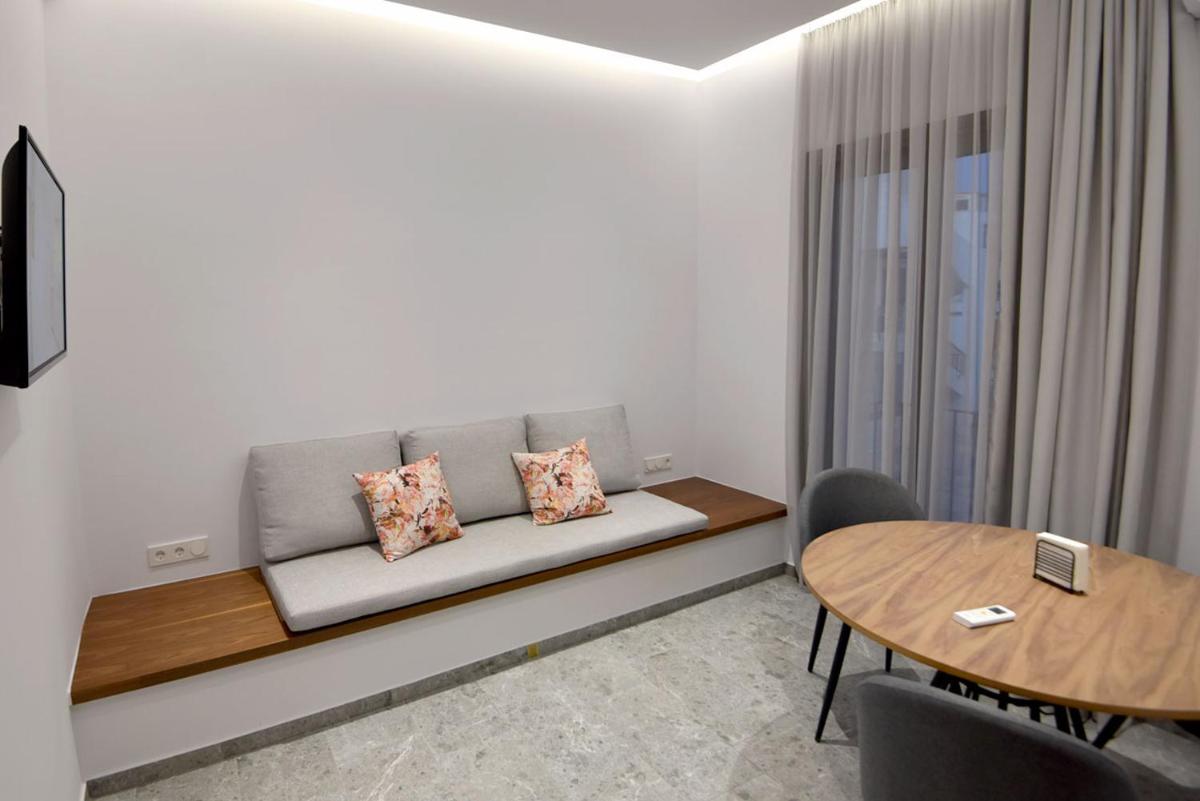 Rose n Stone, Duke, Luxury Houses - Housity