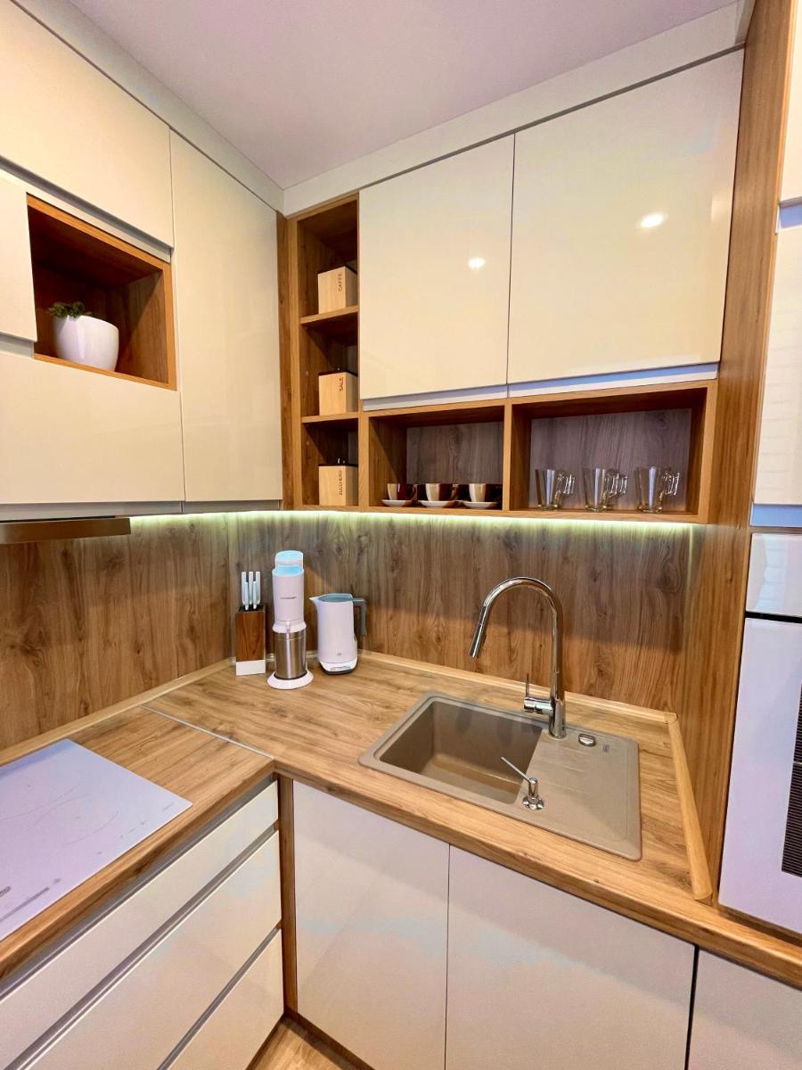 Modern & sunny studio - Housity