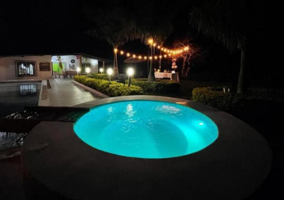 Casa Vacacional en la Victoria Caldas - Housity