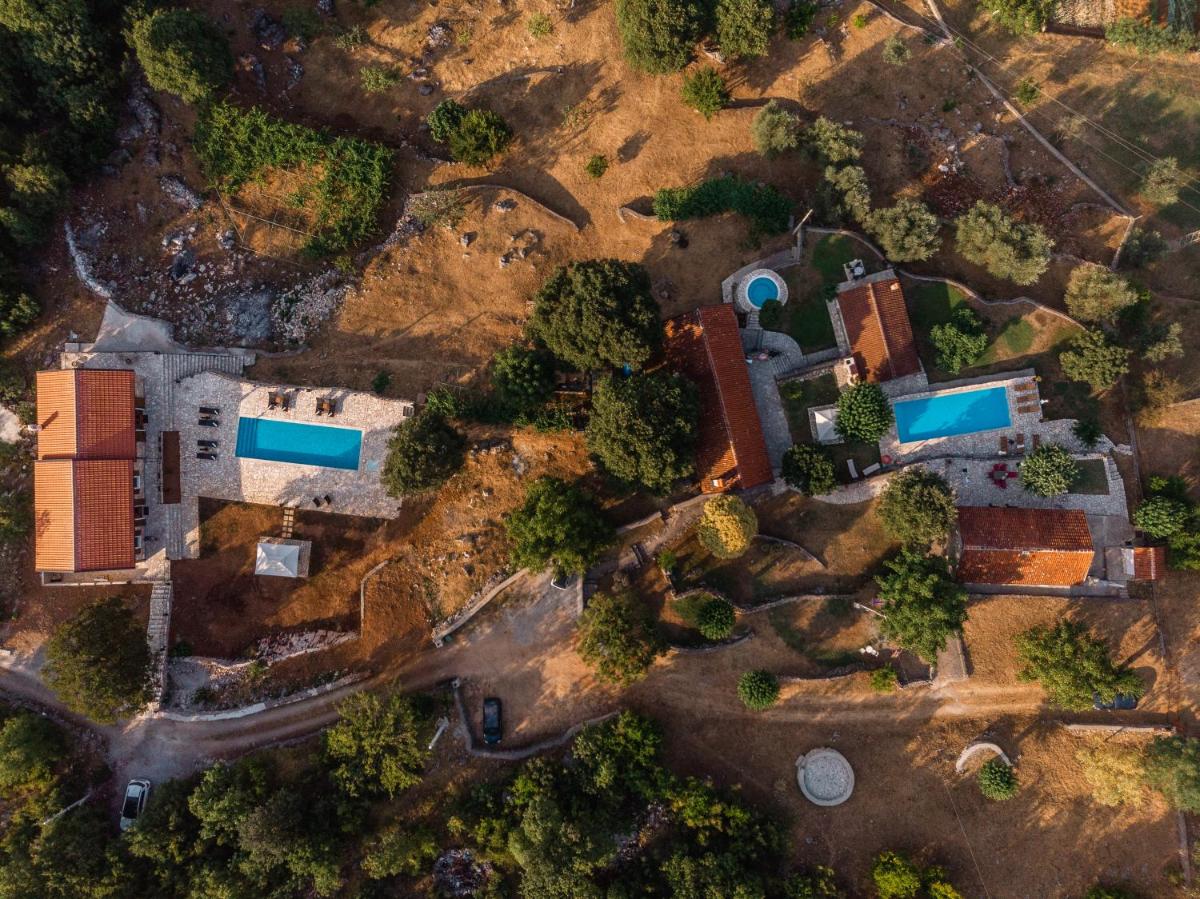 GRANDFATHER'S Secret - Housity