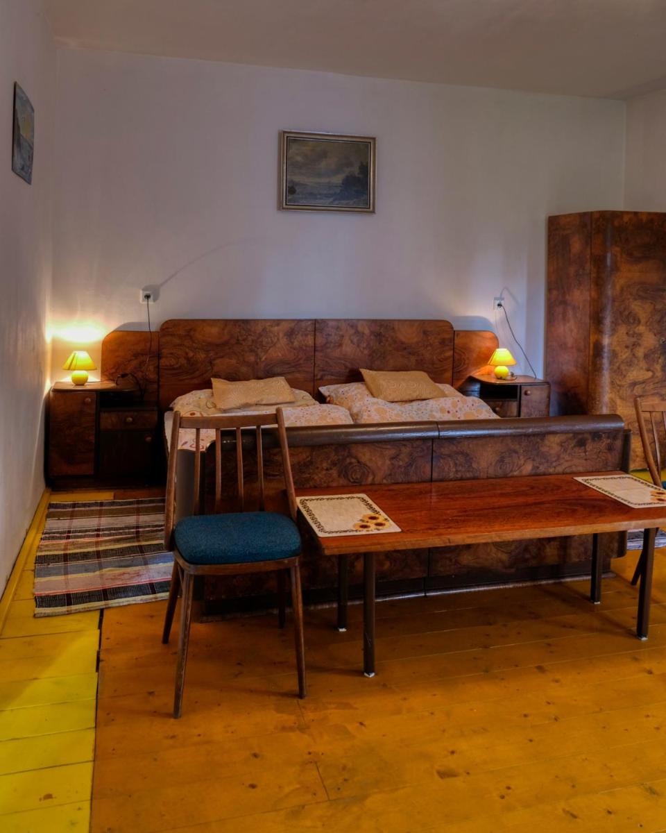 Apartmány v broumovském statku - Housity