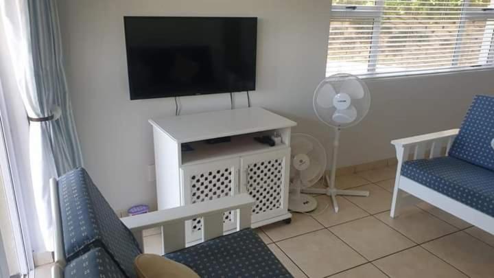 Mangrove Beach Estate, Dadda's Place, 321 Bokmakierie WY - Housity