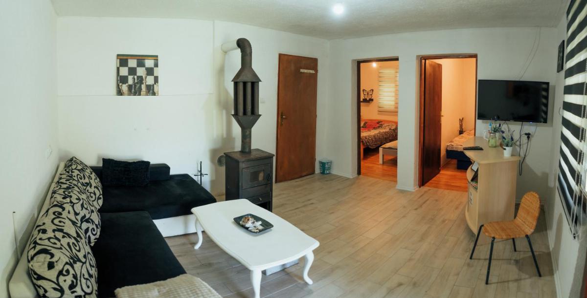 Lazina Carevina - Housity