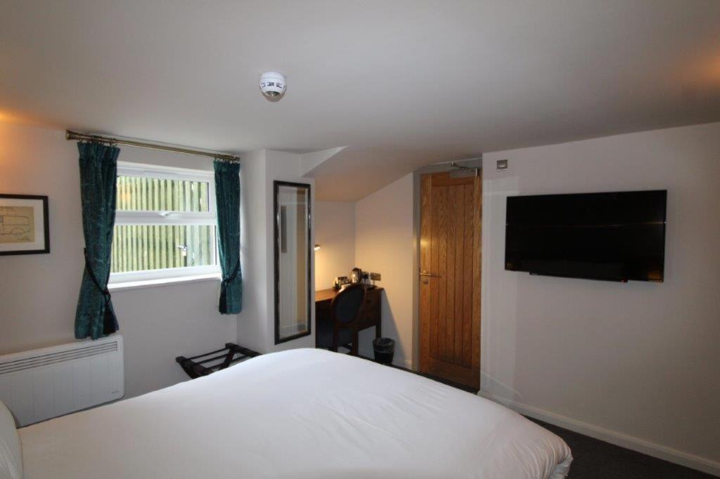 rooms @ the dolau inn - Housity