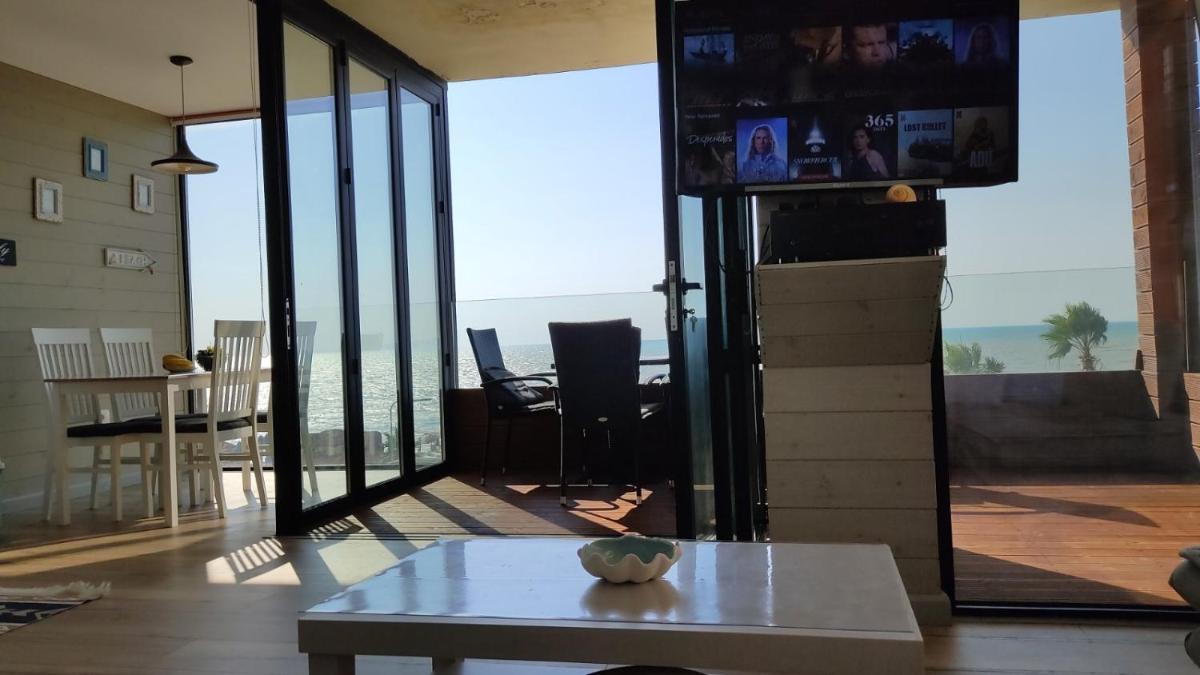 Luxury Beach Apartment in Qerret - Housity