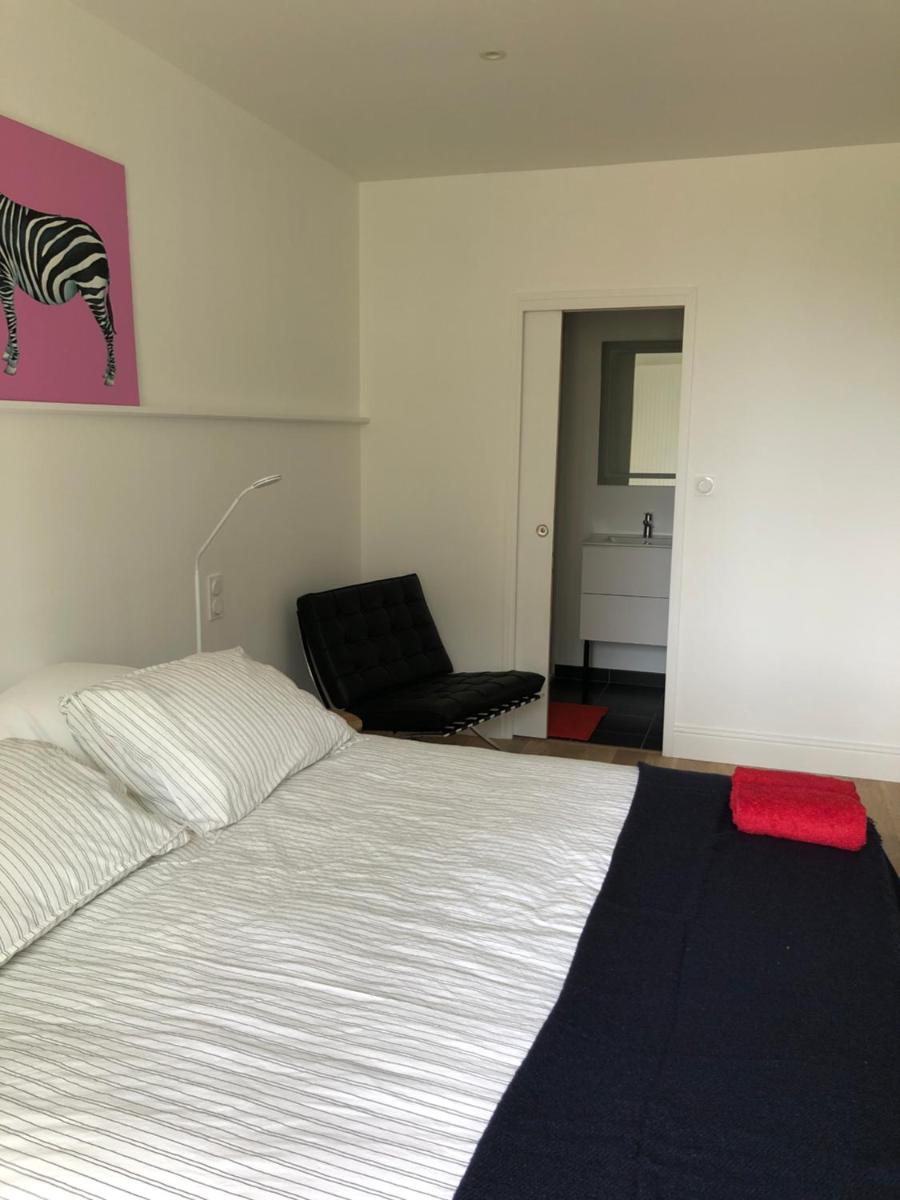 Chambre indépendante au Manoir de la Célinais côté jardin - Housity