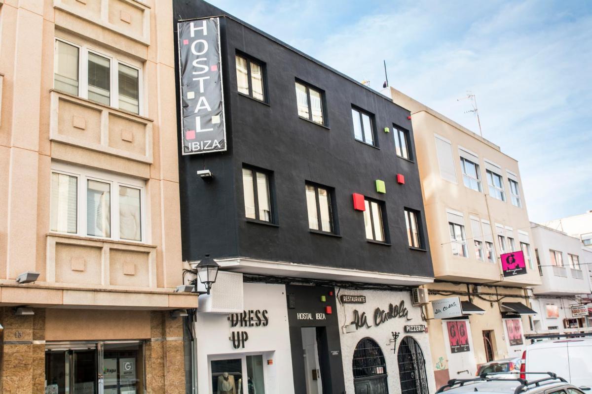 Hostal Ibiza - Housity