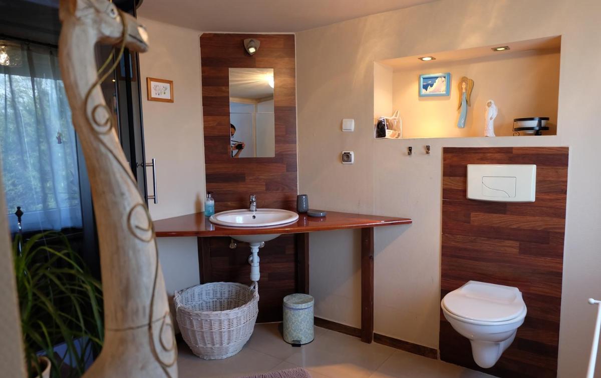 Willa Pod Aniołem - Pokoje Gościnne & Apartamenty z widokiem na góry - Housity