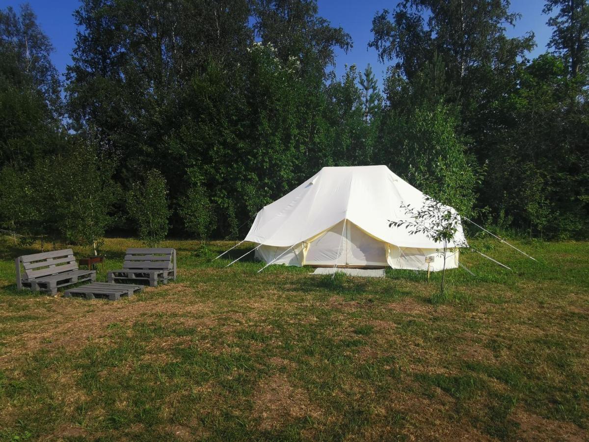 Glampery Narva-Jõesuu - Housity