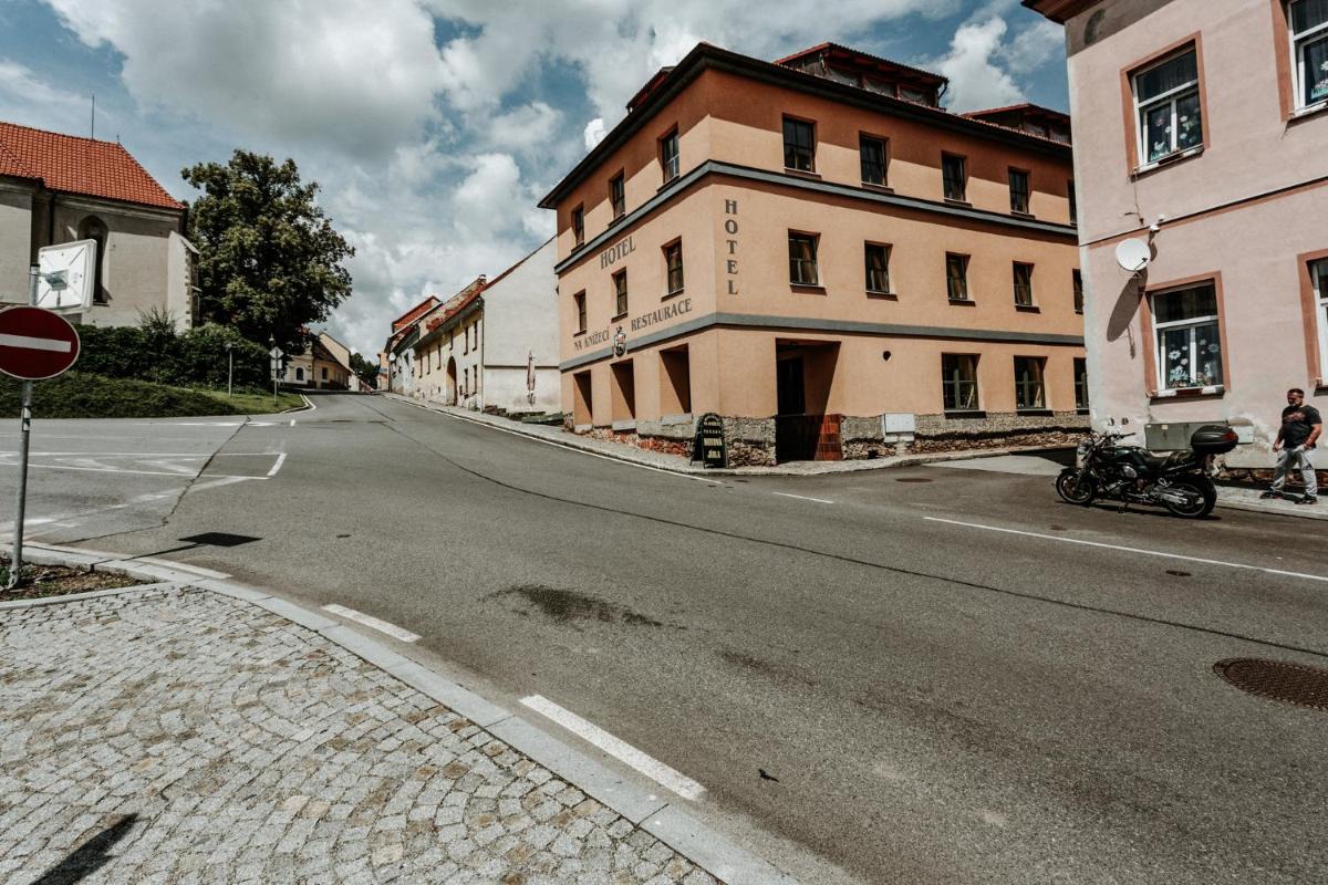 Na Knížecí Husinec - Housity