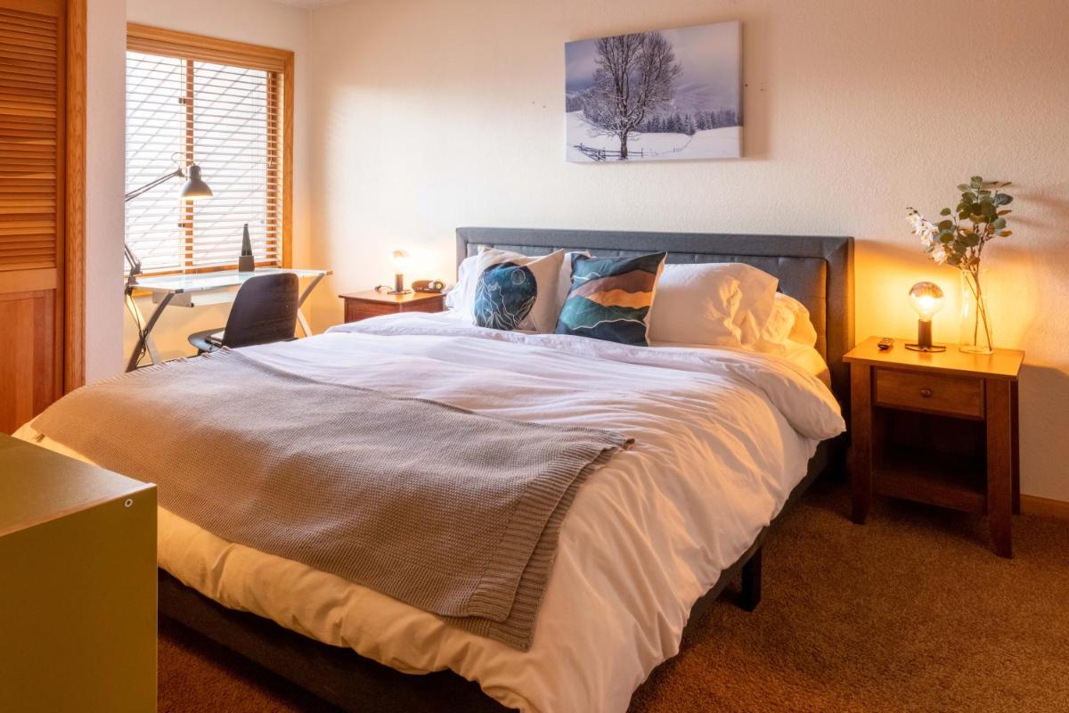 SKI IN, WALK OUT! The perfect mountain retreat! - Housity