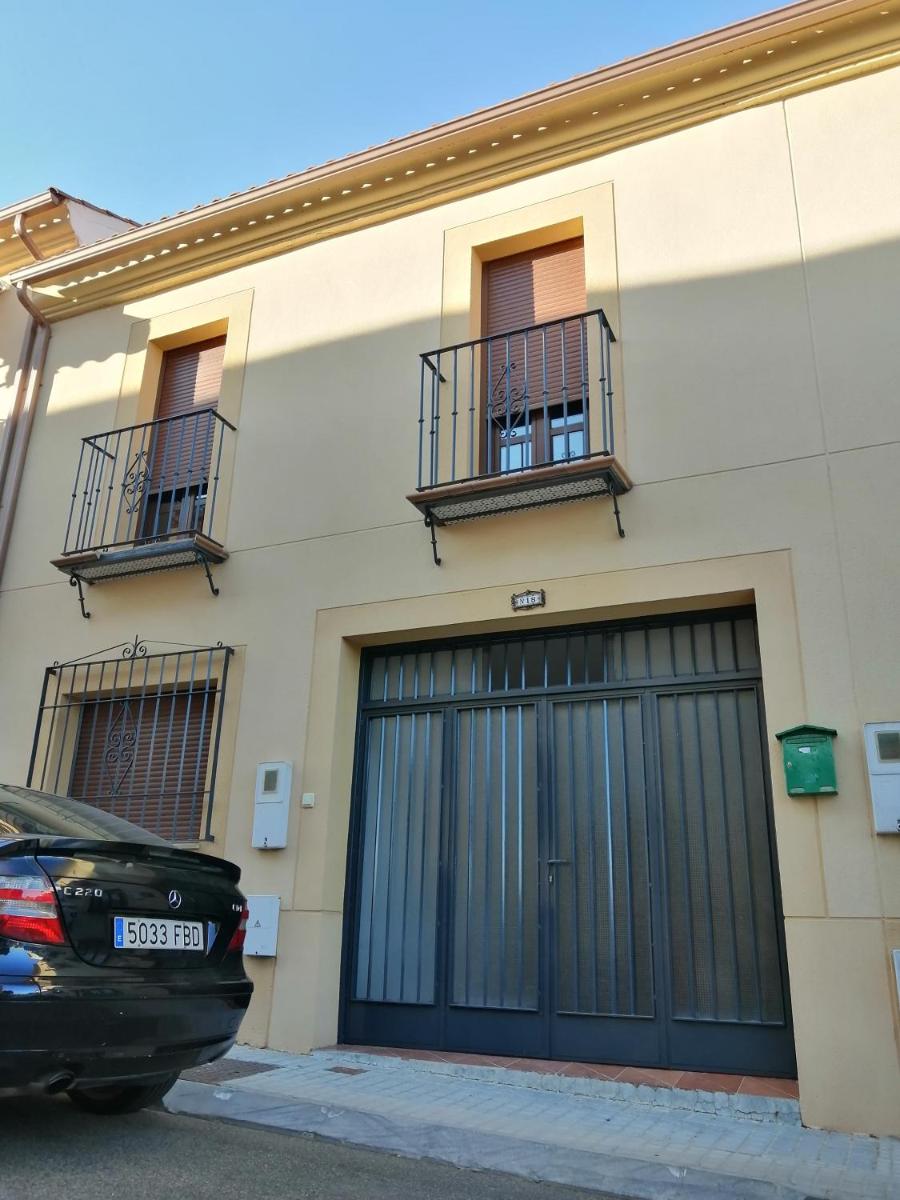 Bonita casa con piscina privada - Housity