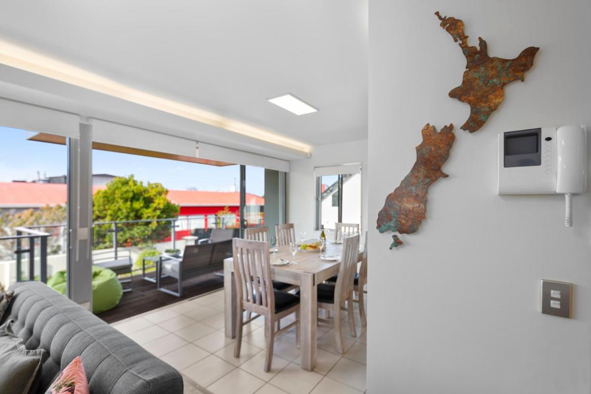 The Lake Life - Taupo Central Holiday Apartment - Housity