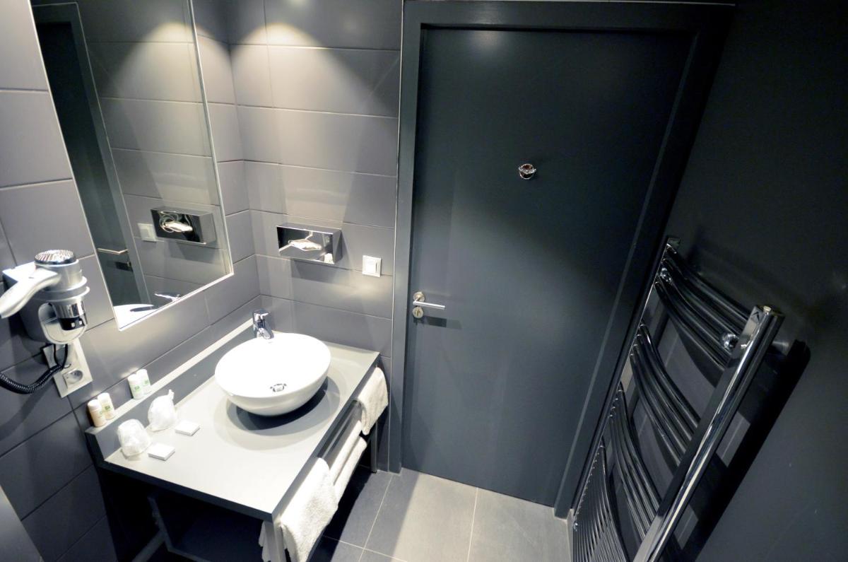 Salle de bains dans l'établissement Holiday Inn Dijon Toison D'or by IHG
