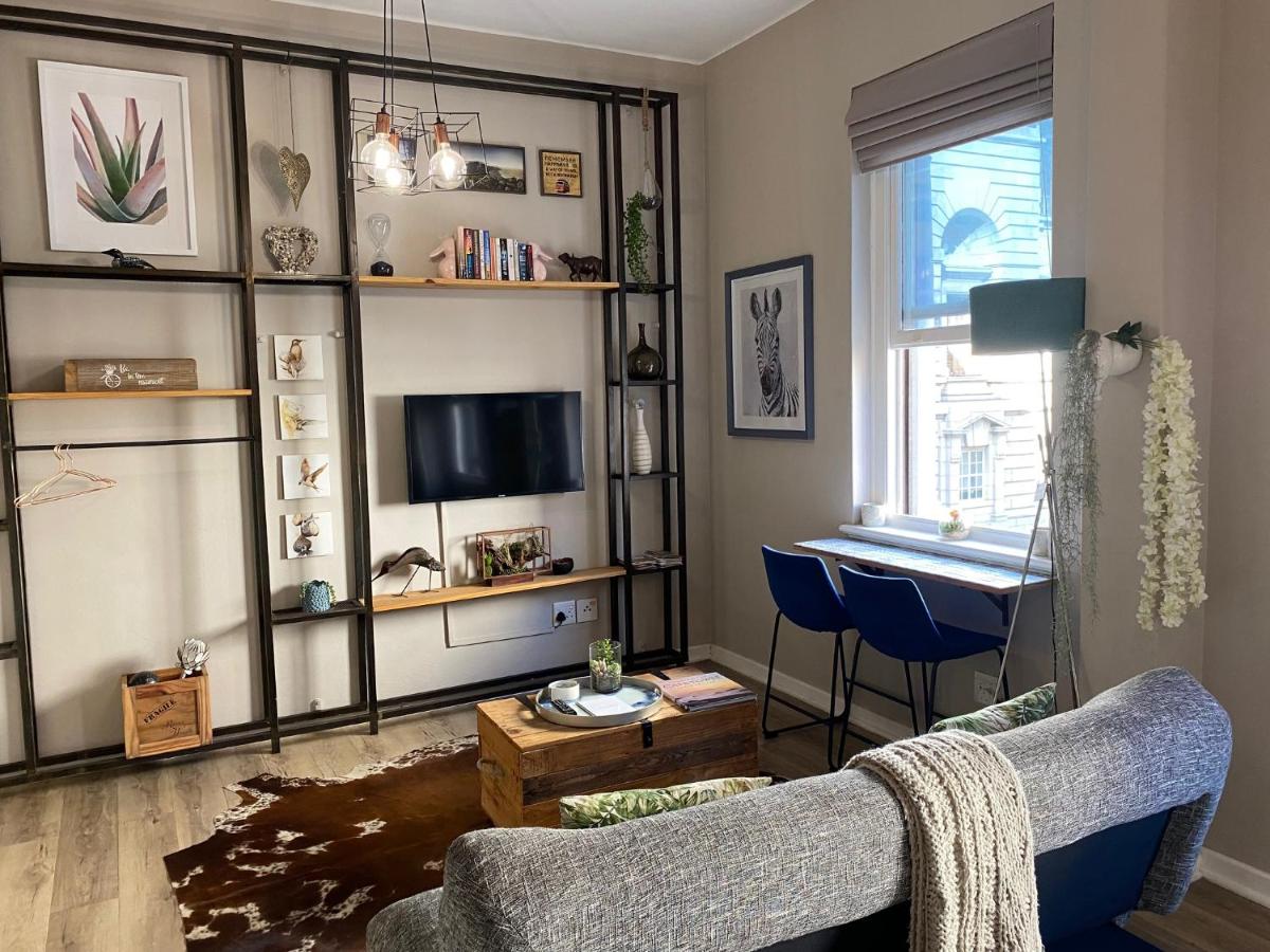Just Off Long - Inner City Gem - Housity