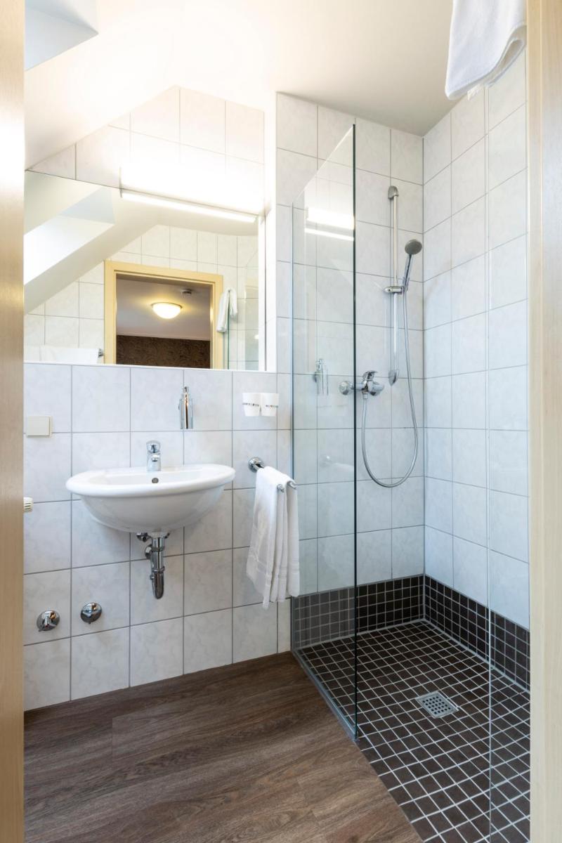 Stadthotel - Housity